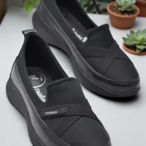 106 کفش راحتی زنانه با کفی ارتوپدی و بافت کشی همراه با سنگ‌تزئینی - 12783