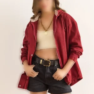 کت زنانه جیب‌دار قرمز مایل به قهوه‌ای با جزئیات زیپ و دکمه‌ای، پارچه گاباردین - 11894