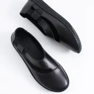 کفش زنانه چرم طبیعی با زیره طبی پنجره‌ای یان سا رنگ مشکی