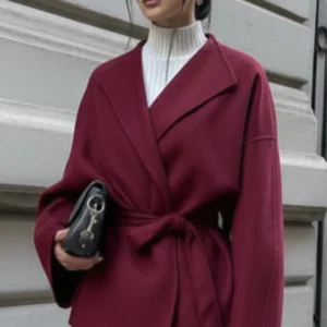 کاردیگان/کت کشمیر با جزئیات بند دورنگ بورדו و برش راحت - 11809