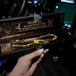 عنوان محصول به فارسی: "تسبیح کهربا اصل با گواهینامه معتبر، مخصوص نام با طراحی نقره 925 عیار" - 13329