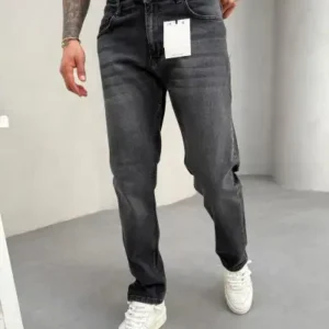 شلوار جین معمولی فیت با کش و سنگ‌شور شده آنتراسیتی