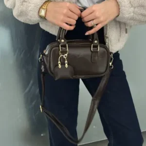 کیف دستی و دوشی زنانه بانی مدل قهوه‌ای تیره با هدیه جاکلیدی - 13133