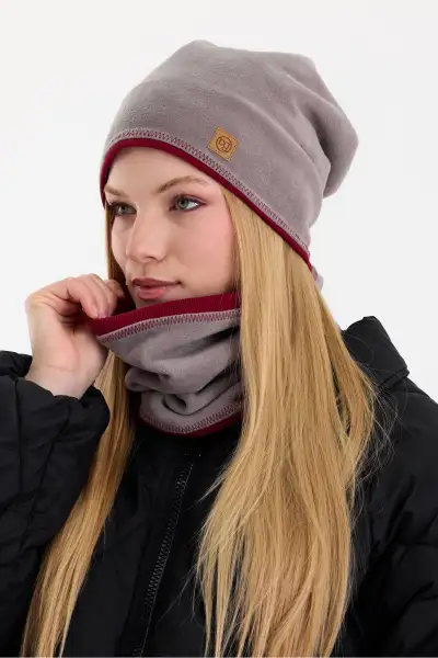 کلاه و یقهگرد دو رنگ زنانه با لایه داخلی پنبهای قرمز و لایه بیرونی خاکستری پشمی، قابلیت تا شدن دارد. - 13320 کلاه و یقهگرد دو رنگ زنانه با لایه داخلی پنبهای قرمز و لایه بیرونی خاکستری پشمی، قابلیت تا شدن دارد. - 13320