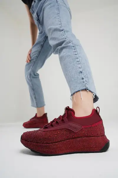 کفش اسنیکر زنانه با پاشنه ۴ سانتی متر و سنگهای زینتی در رنگ bordo - 13457 کفش اسنیکر زنانه با پاشنه ۴ سانتی متر و سنگهای زینتی در رنگ bordo - 13457